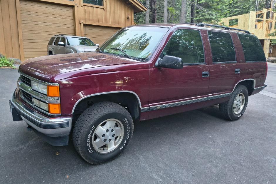1995 Chevrolet Tahoe sold at auction for $9,100