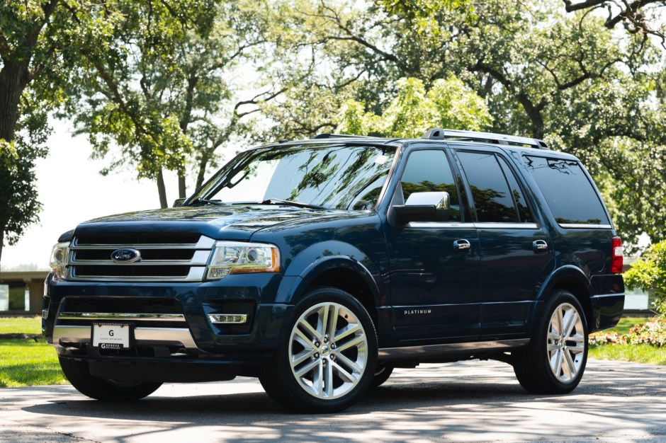 2017 Ford Expedition sold at auction for $28,000