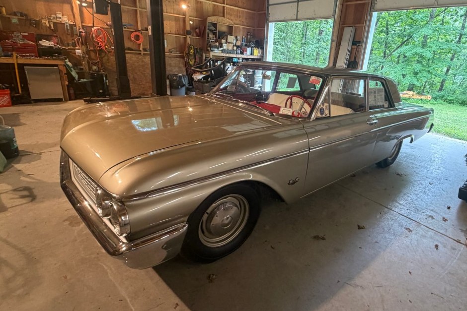 1962 Ford Galaxie sold at auction for $27,750