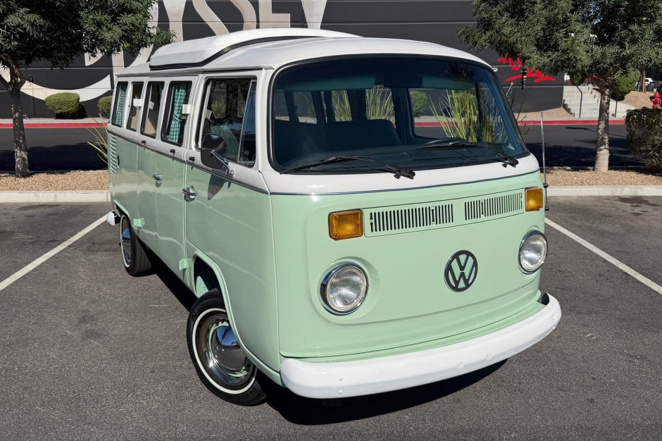 1992 Volkswagen Bus sold at auction for $12,345