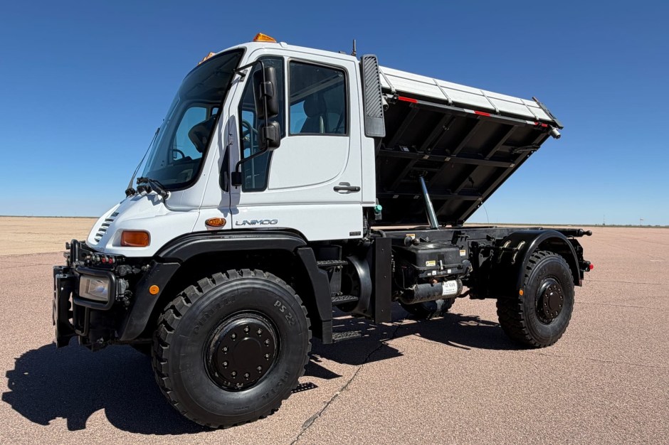 2004 Mercedes-Benz Unimog sold at auction for $103,343
