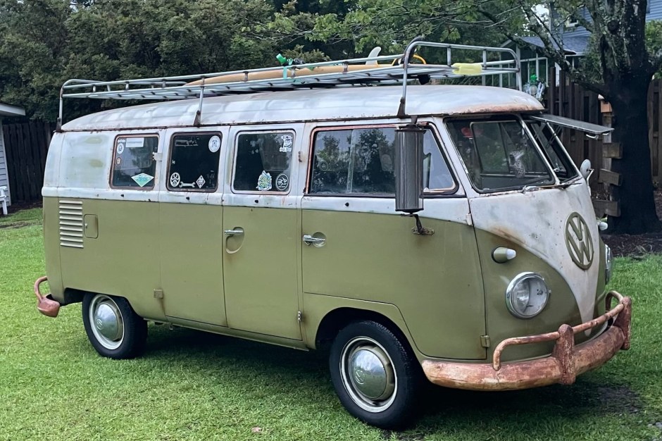 1960 Volkswagen Bus sold at auction for $23,000