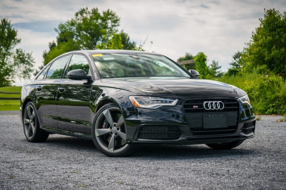 2015 Audi S6 sold at auction for $27,250