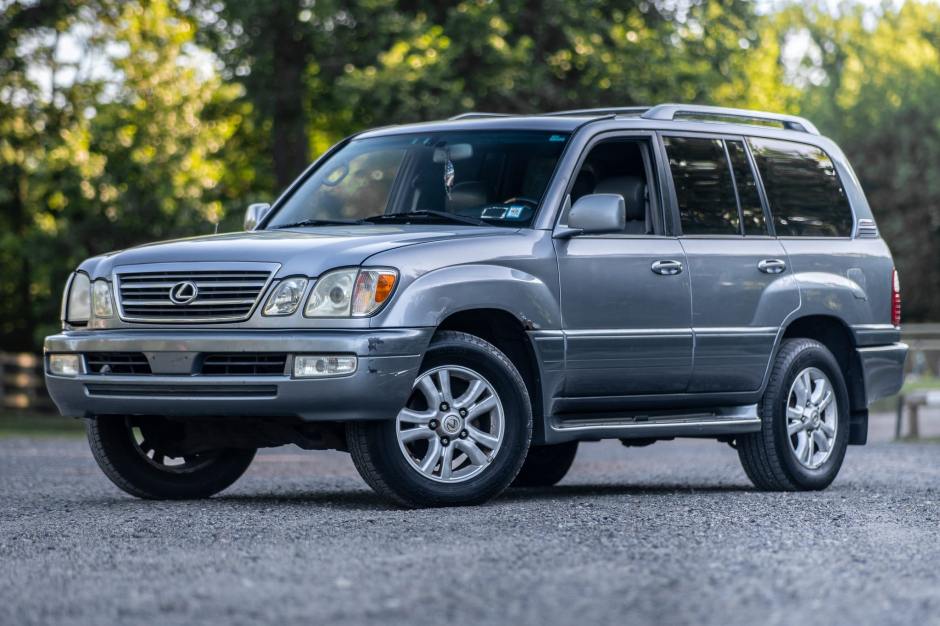 2005 Lexus LX sold at auction for $9,950
