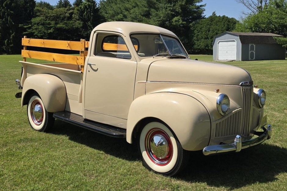1946 Studebaker Champion sold at auction for $16,488