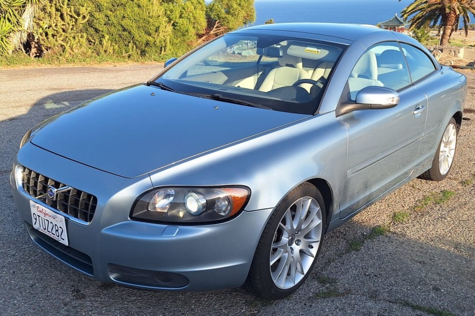 2008 Volvo C70 sold at auction for $5,600