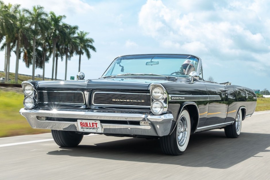 1963 Pontiac Bonneville sold at auction for $40,500