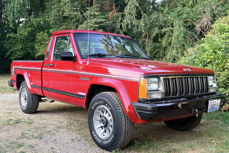 1990 Jeep Comanche sold at auction for $17,500