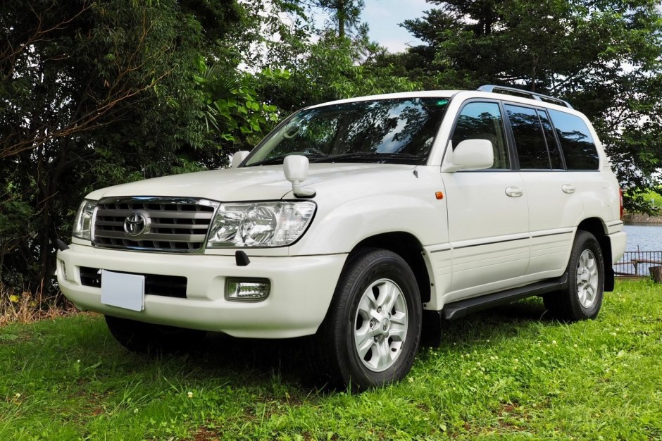 2007 Toyota Land Cruiser 100 Series sold at auction for $15,000