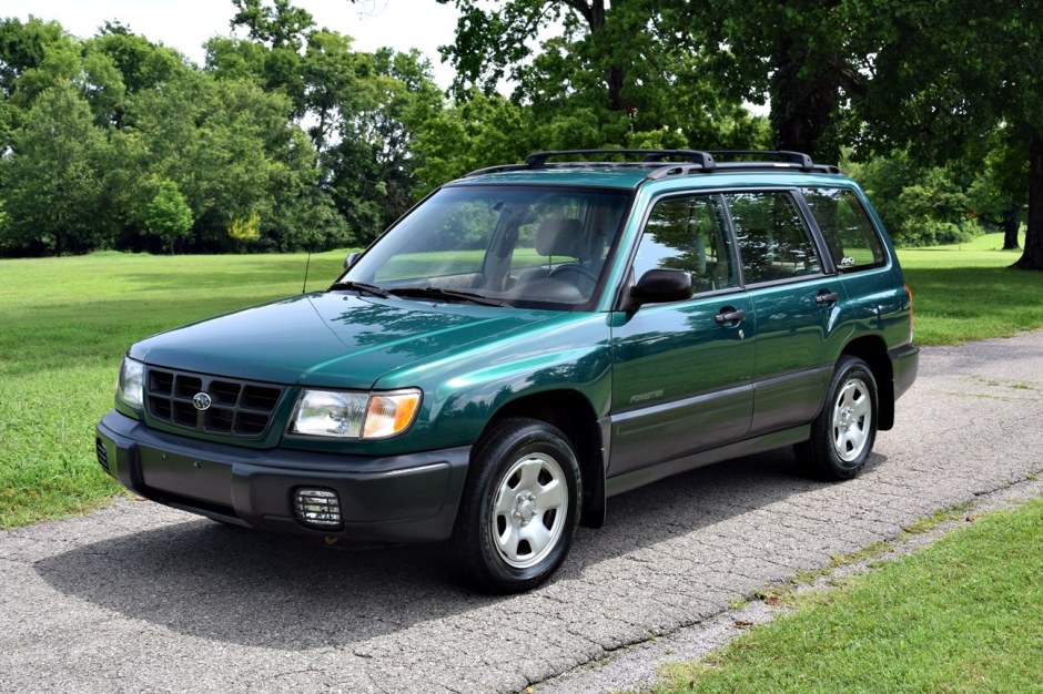1999 Subaru Forester sold at auction for $5,250