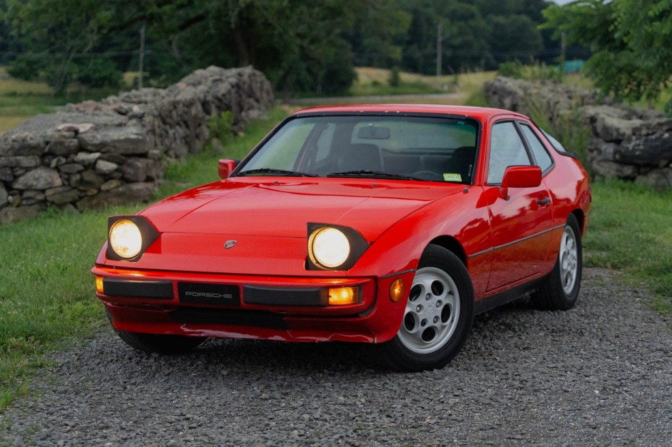 1987 Porsche 924 sold at auction for $6,250