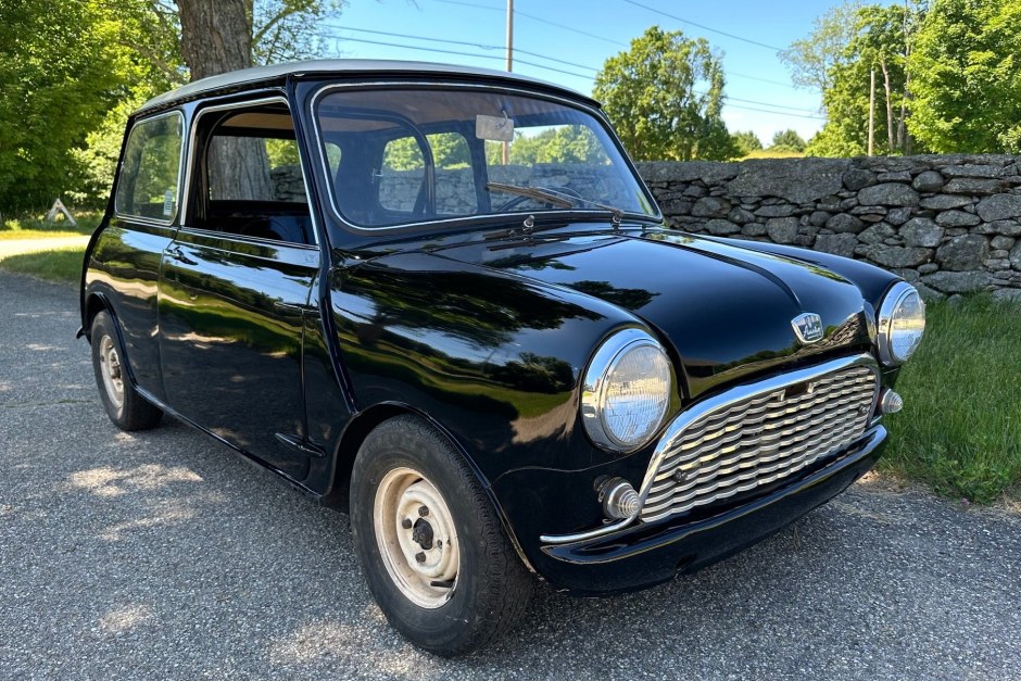 1964 Mini Classic Mini sold at auction for $3,350