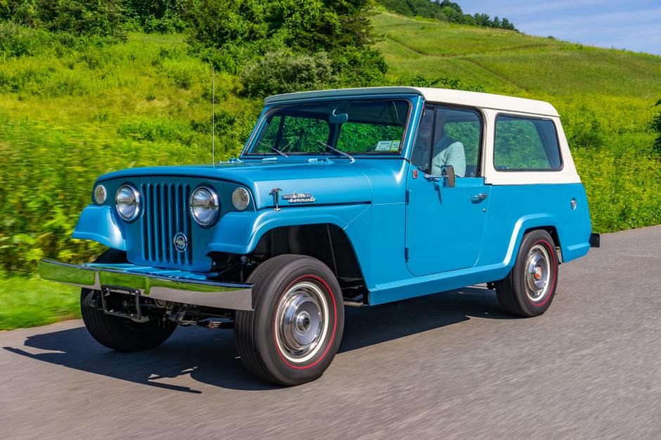 1967 Jeep Jeepster Commando sold at auction for $40,000