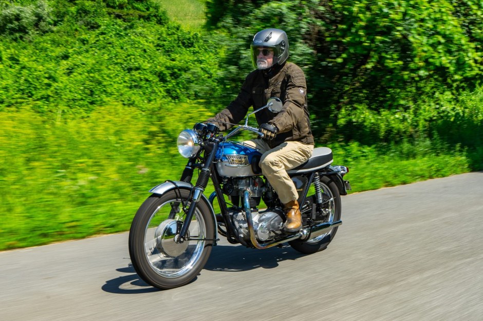 1965 Triumph Bonneville sold at auction for $8,000