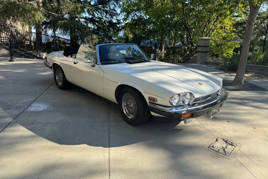 1990 Jaguar XJS sold at auction for $15,500