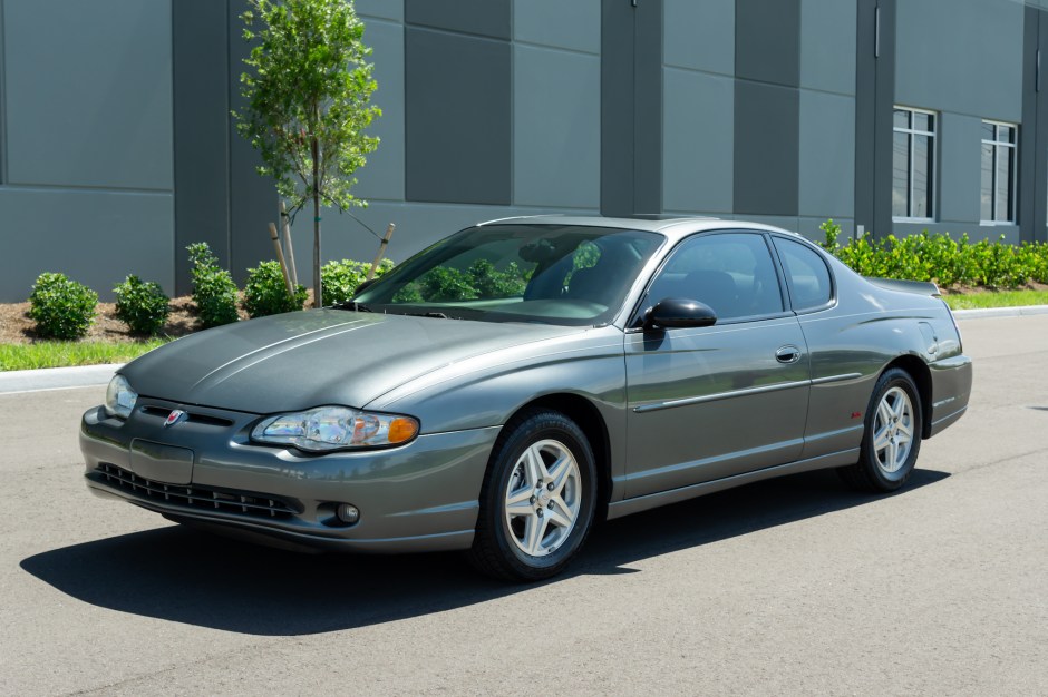 2004 Chevrolet Monte Carlo sold at auction for $5,850
