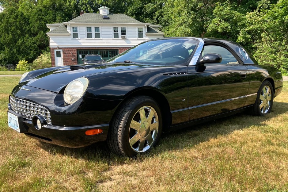 2003 Ford Thunderbird sold at auction for $6,000