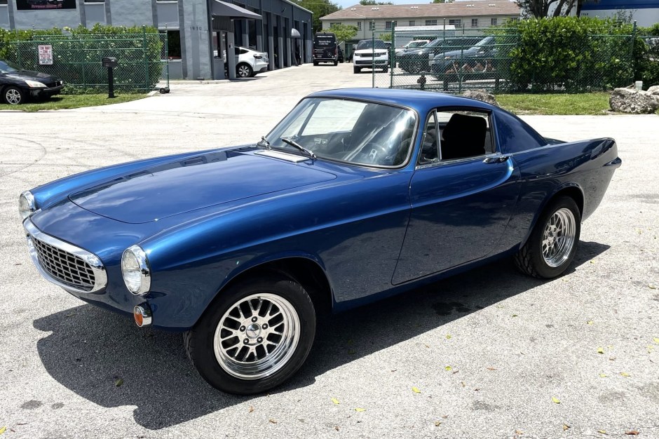 1967 Volvo 1800 sold at auction for $16,000