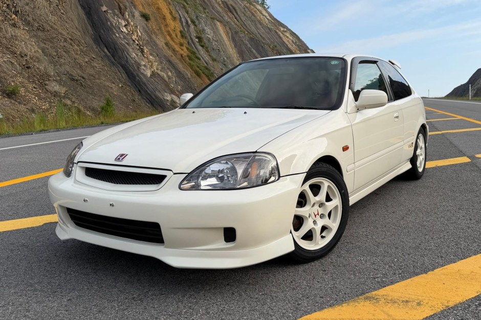 1998 Honda Civic Type R sold at auction for $25,000