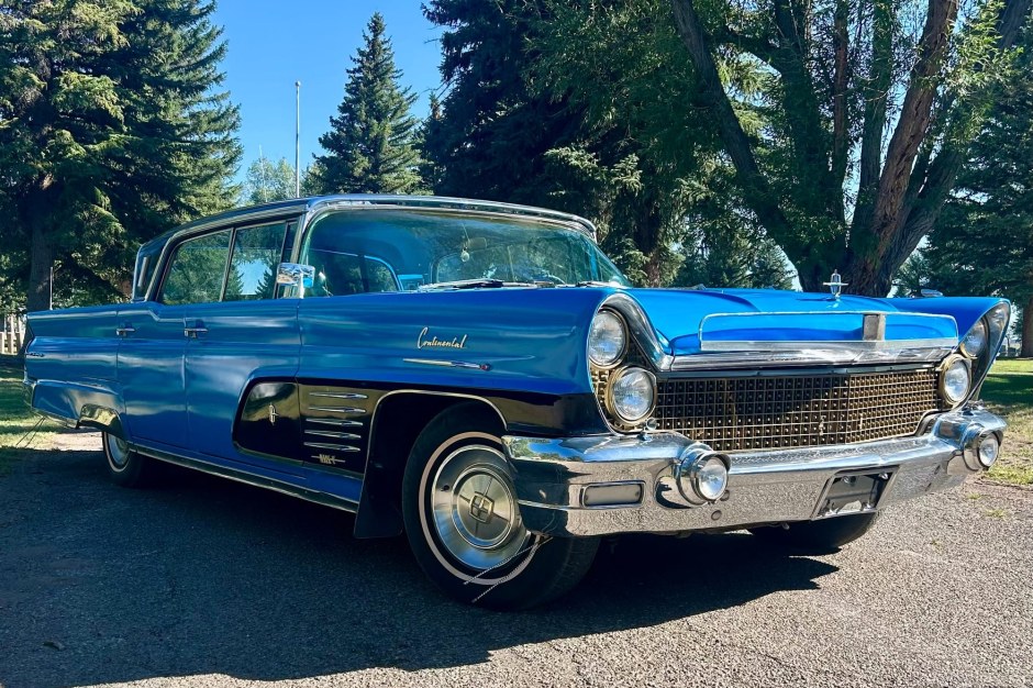 1960 Lincoln Continental sold at auction for $11,500