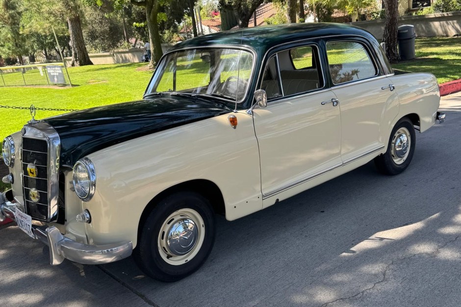 1959 Mercedes-Benz Ponton sold at auction for $8,500