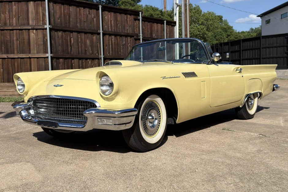 1957 Ford Thunderbird sold at auction for $25,500