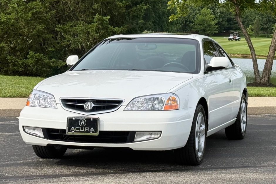 2001 Acura CL sold at auction for $19,750