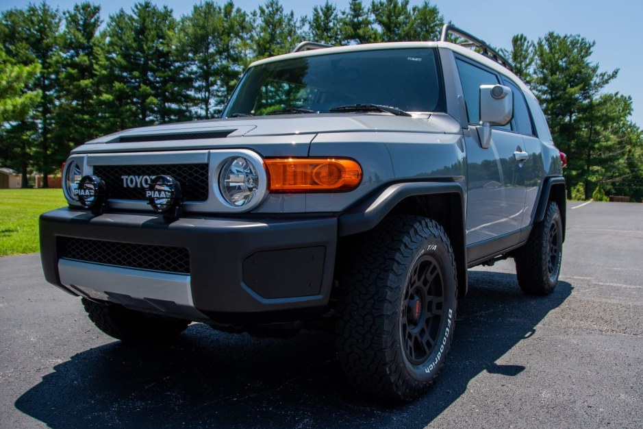2014 Toyota FJ Cruiser sold at auction for $65,000