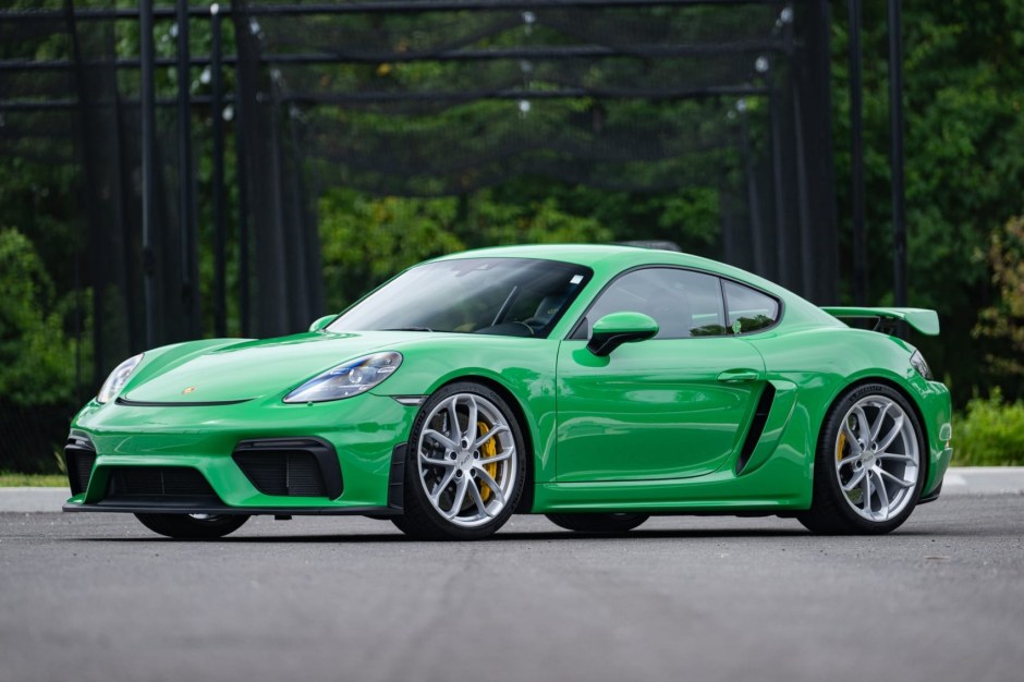 2022 Porsche Cayman sold at auction for $181,000