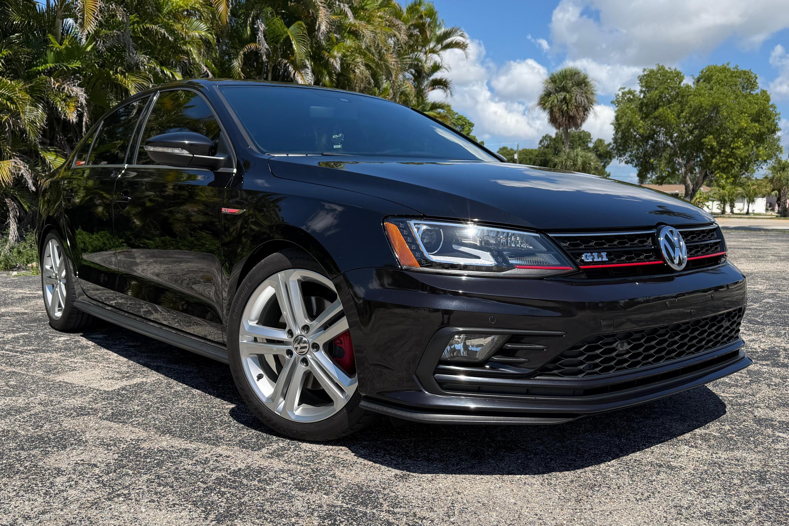 2016 Volkswagen Jetta sold at auction for $12,000
