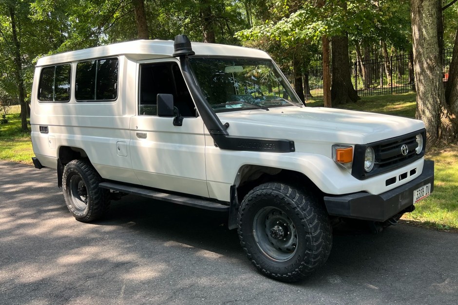 1989 Toyota Land Cruiser 70 Series sold at auction for $19,000