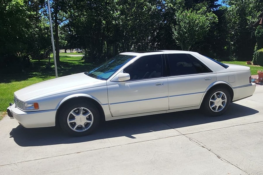 1997 Cadillac Seville sold at auction for $3,700