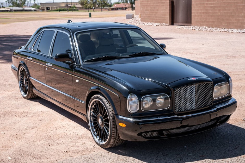 2002 Bentley Arnage sold at auction for $15,445