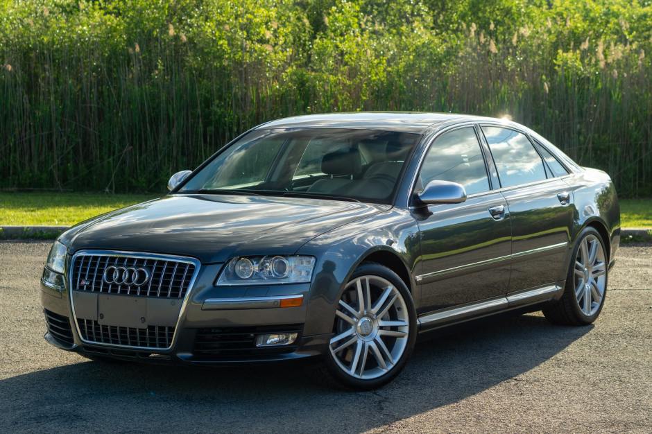 2007 Audi S8 sold at auction for $10,300