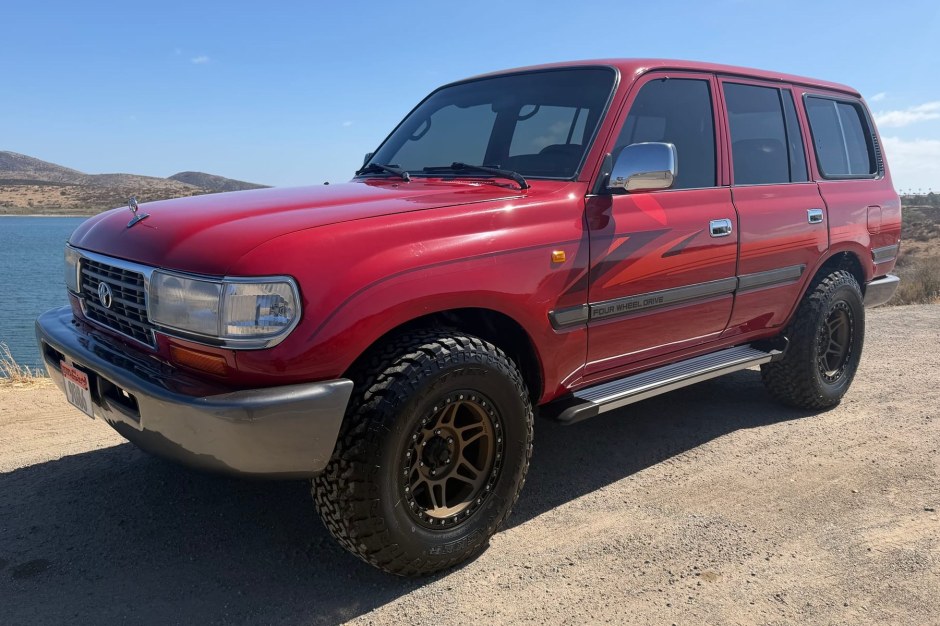1995 Toyota Land Cruiser 80 Series sold at auction for $25,500