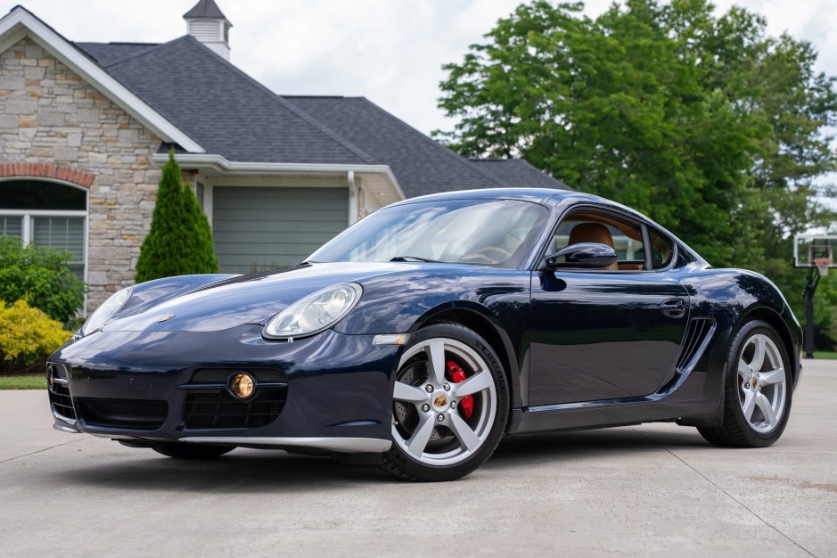 2006 Porsche Cayman sold at auction for $34,000