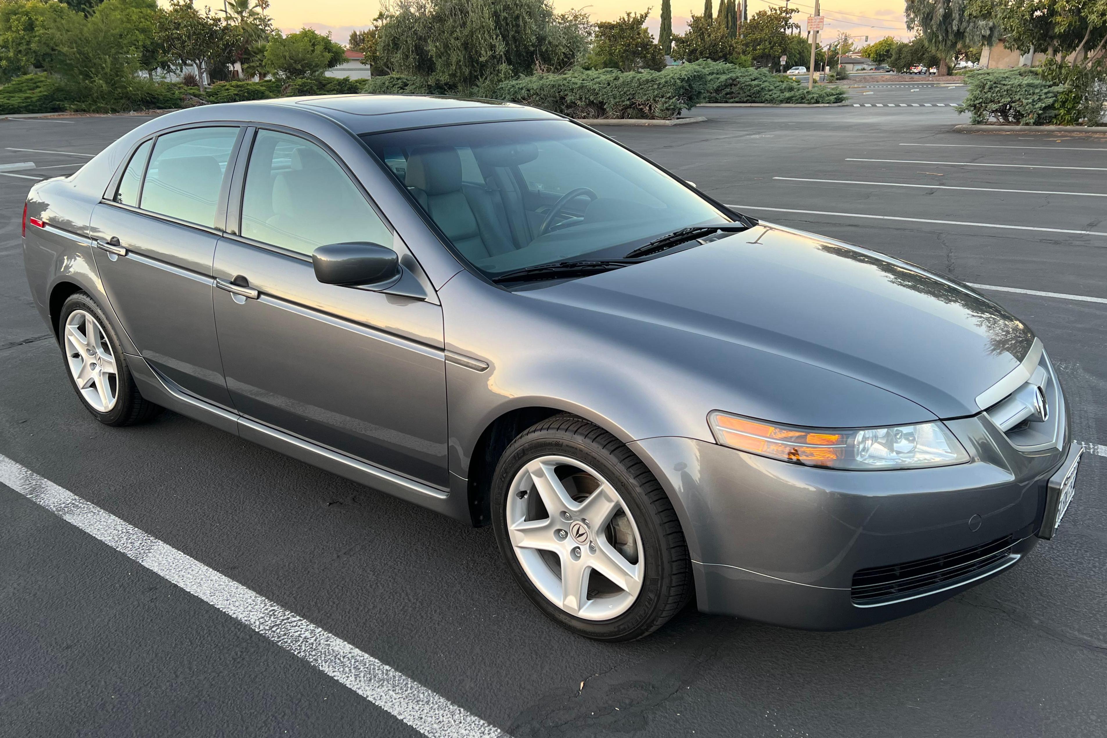2004 Acura TL sold at auction for $10,800