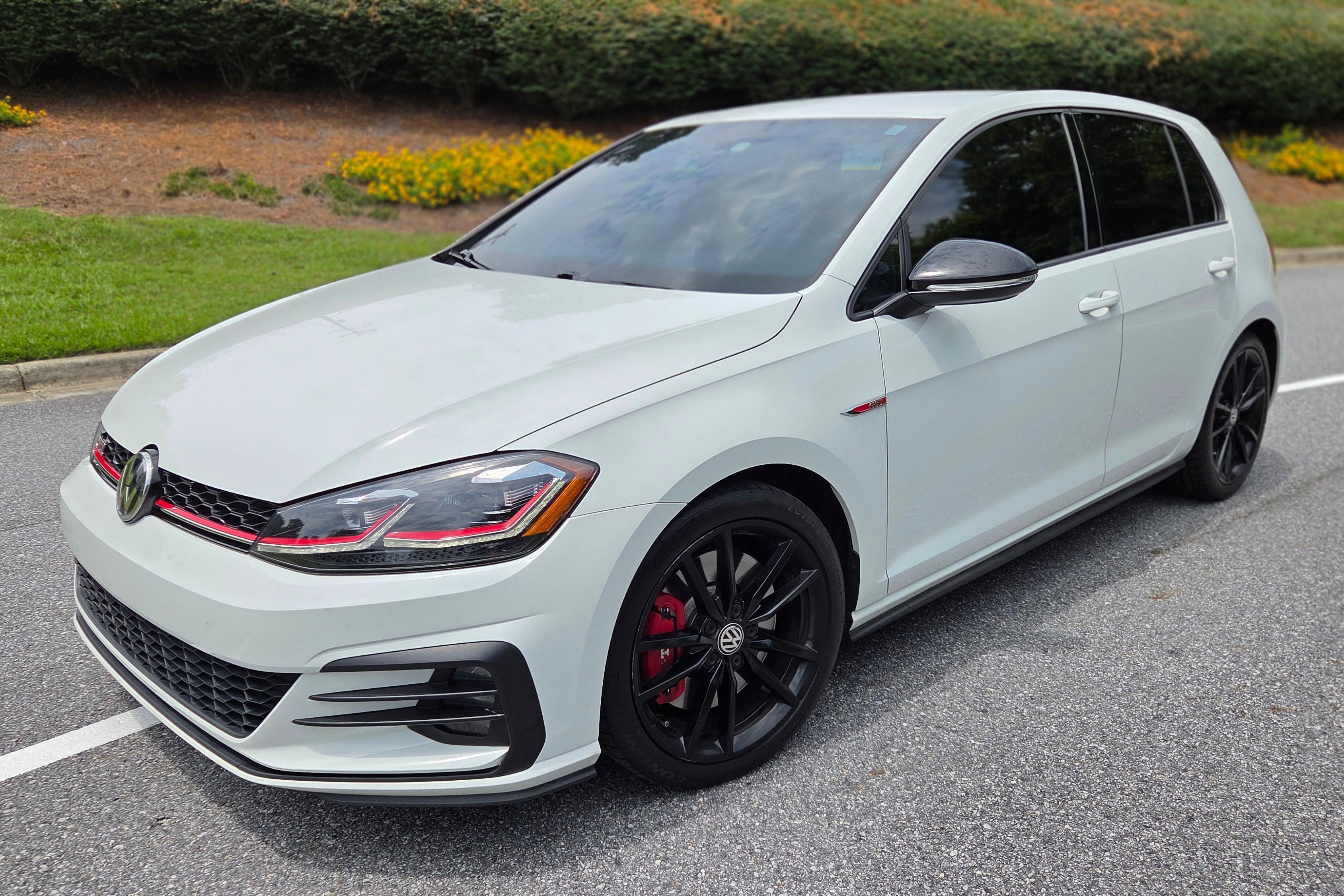 2019 Volkswagen GTI sold at auction for $18,000