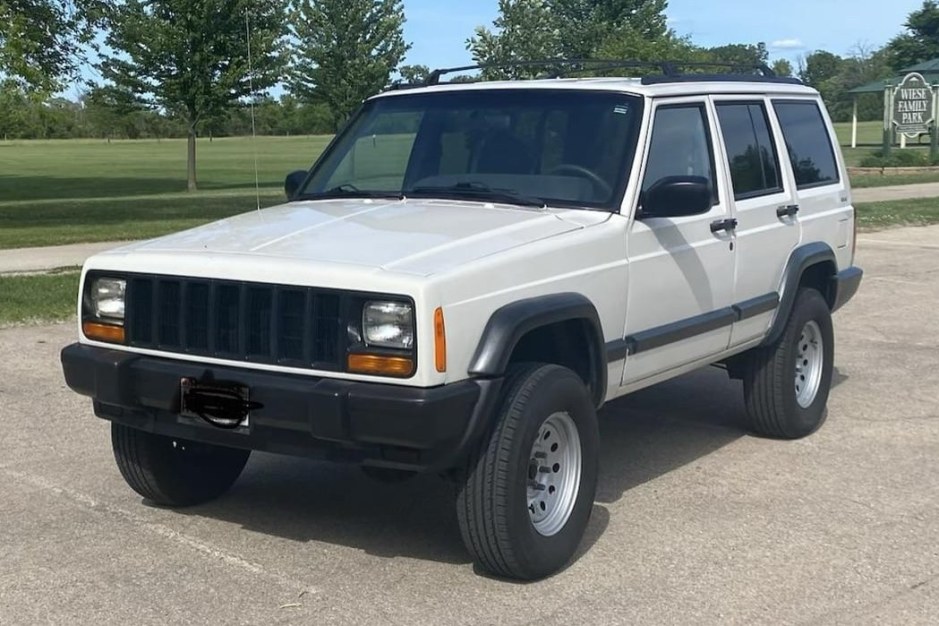 1998 Jeep Cherokee sold at auction for $5,700
