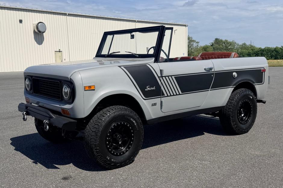 1971 International Harvester Scout sold at auction for $33,500