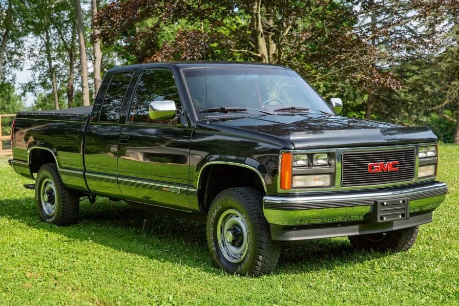 1989 GMC Sierra sold at auction for $16,000