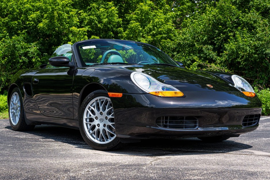 2000 Porsche Boxster sold at auction for $14,000