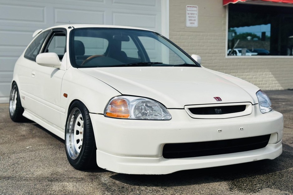 1997 Honda Civic Type R sold at auction for $16,000