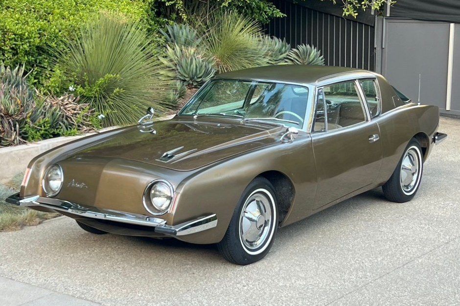 1963 Studebaker Avanti sold at auction for $51,000