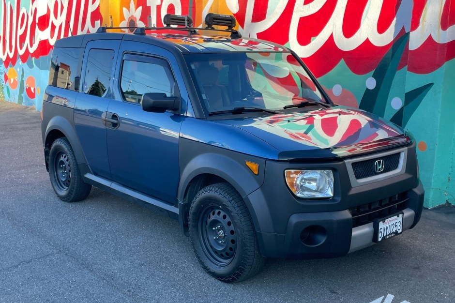 2006 Honda Element sold at auction for $13,000