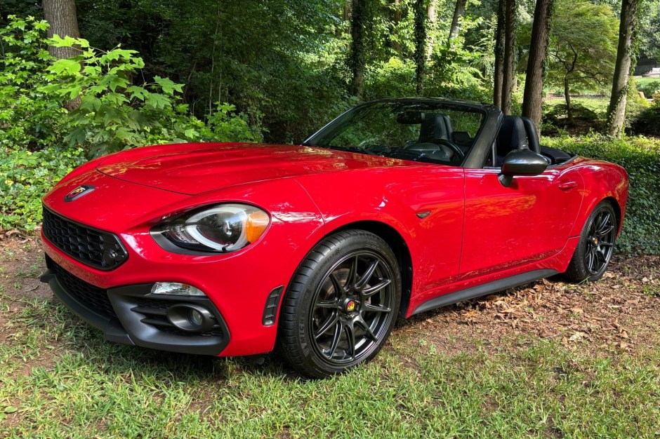 2017 Fiat Spider sold at auction for $15,500