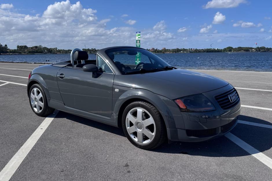 2002 Audi TT sold at auction for $6,400