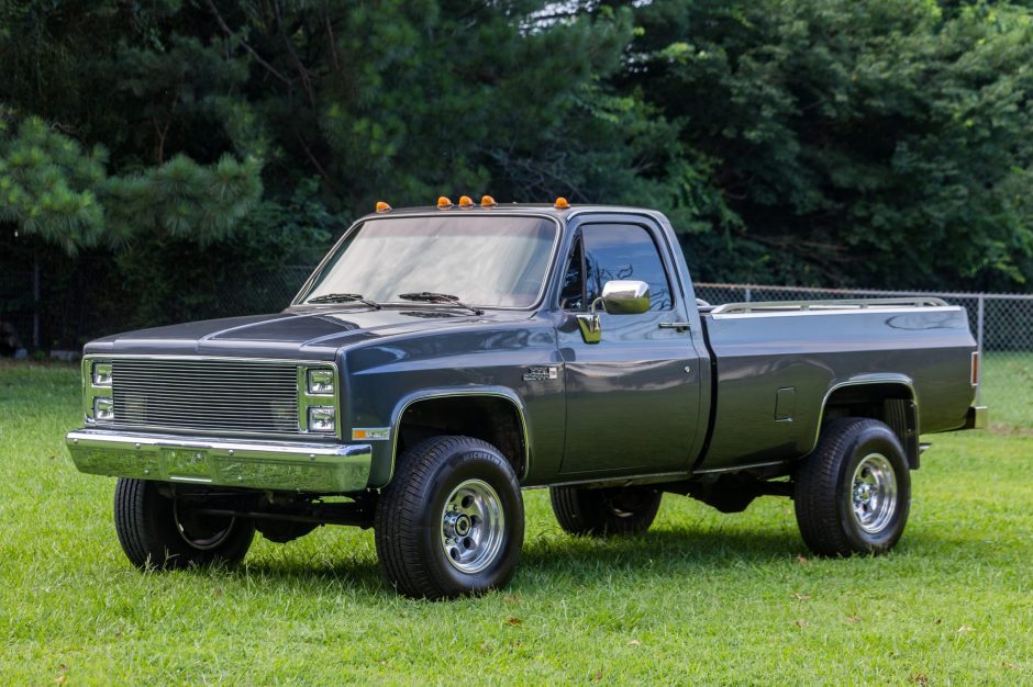 1986 GMC C/K sold at auction for $18,500