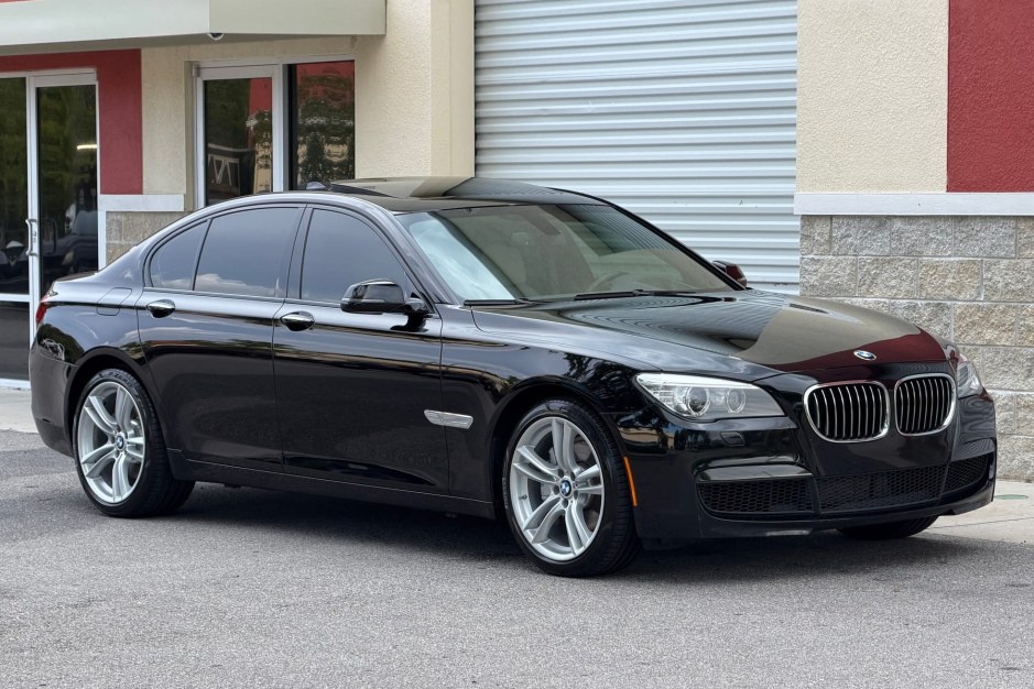2013 BMW 7-Series sold at auction for $19,500