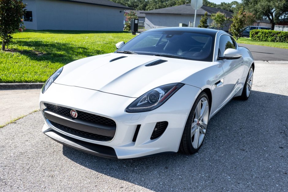 2017 Jaguar F-TYPE sold at auction for $29,250